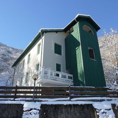 Appartements Les Pins Cierp Exterior photo