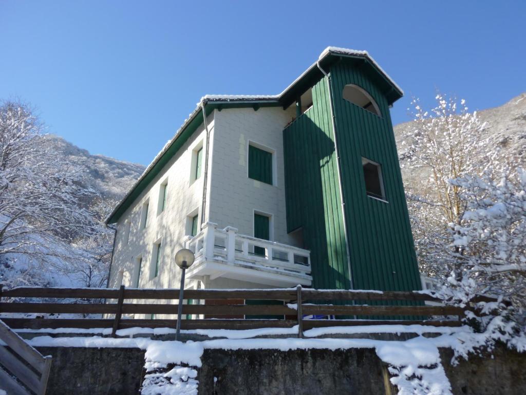 Appartements Les Pins Cierp Exterior photo
