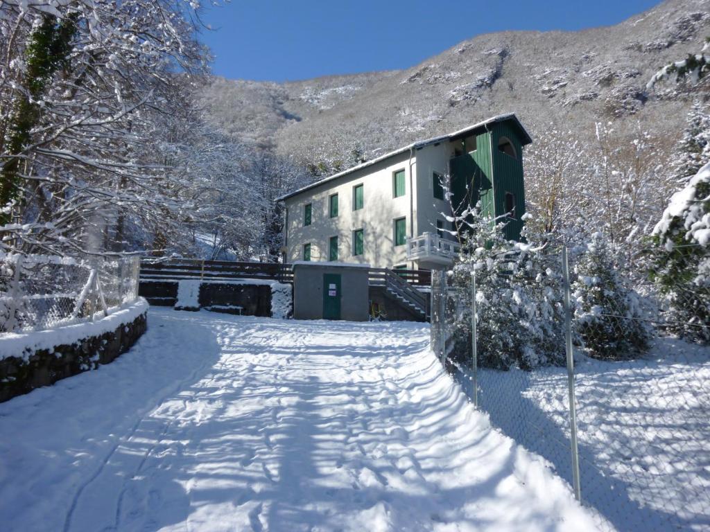 Appartements Les Pins Cierp Exterior photo